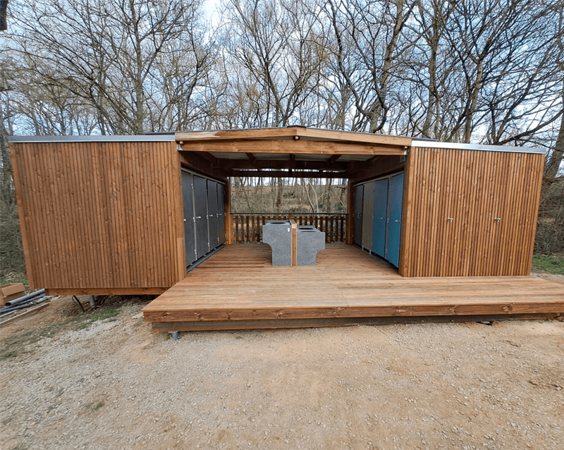 Bloc sanitaire, sanitaire modulaire pour camping et collectivité, solution modulaire SANIBIO